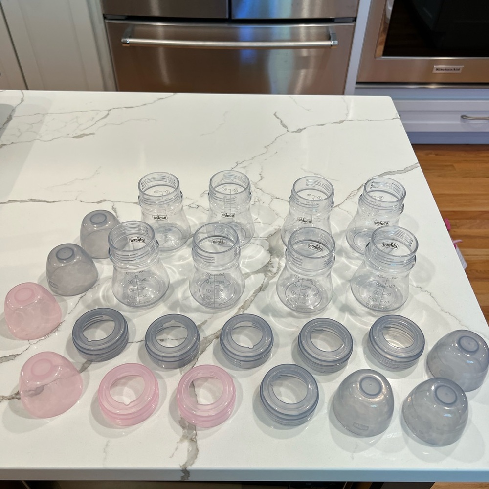 Chicco duo hybrid 5oz bottles, 8 count. 2 Pink and 6 grey